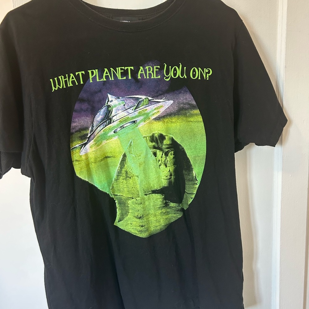 Disturbia Black Tee Medium UFO Graphic